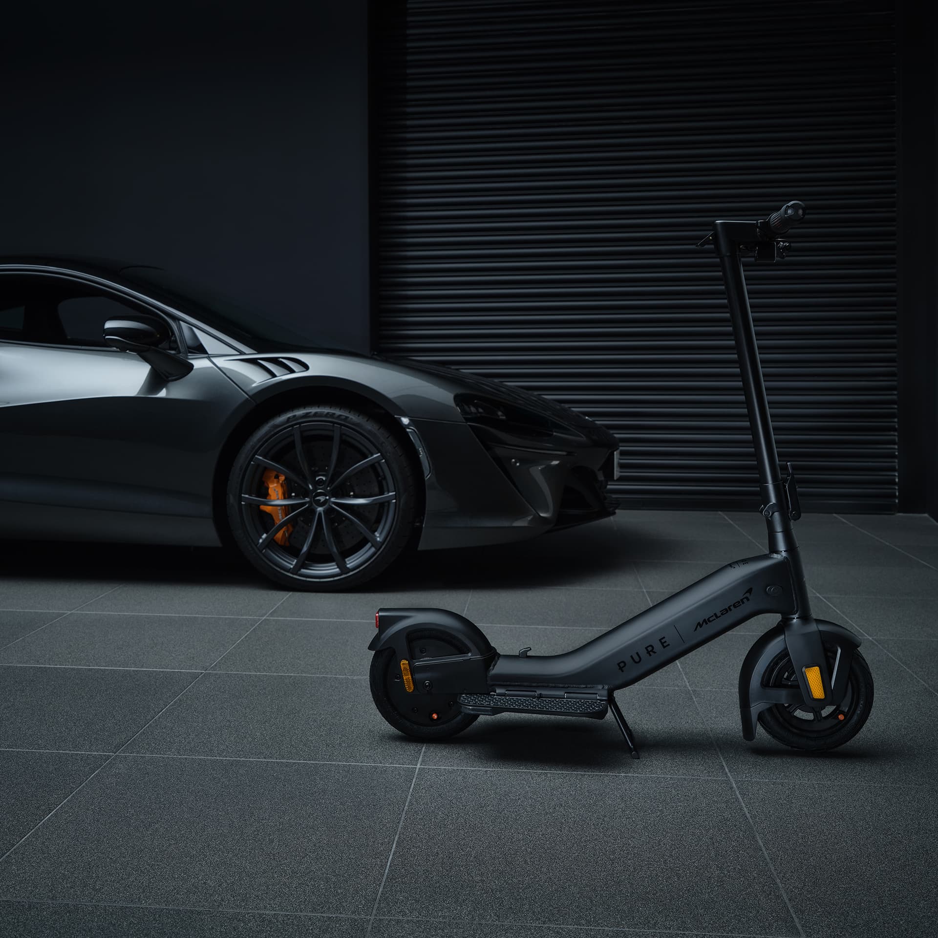 PURE McLaren Schwarz