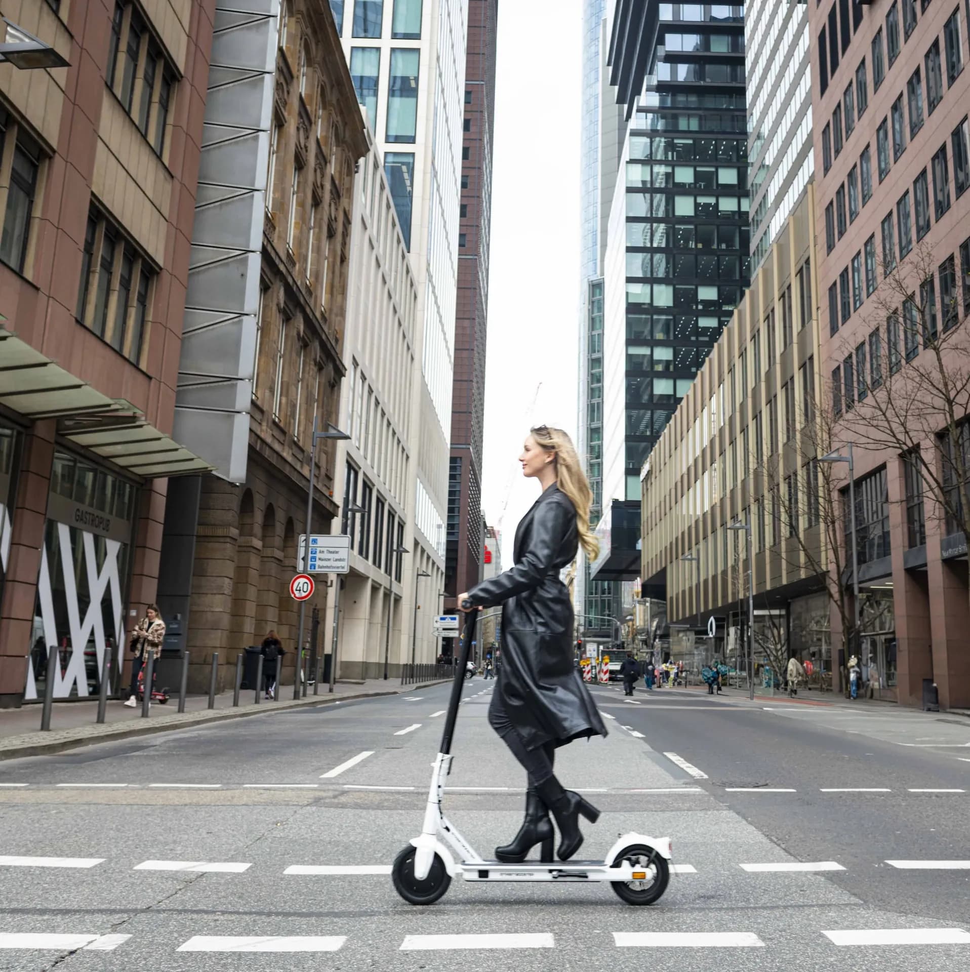STREETBOOSTER Vega schwarz